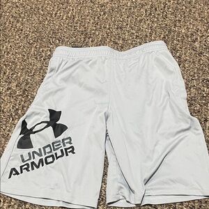 Under Armour Men's Light Gray Athletic Shorts
